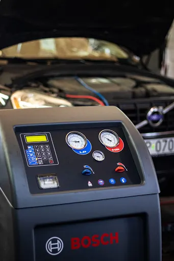 Naprawa pojazdów , wulkanizacja, klimatyzacja - MAXIM - mechanika pojazdowa, wymiana oleju